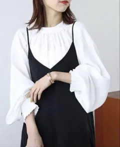 ハイネックギャザーバルーンスリーブブラウス （オフホワイト）　GeeRA