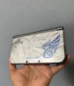 New Nintendo 3DS LL モンスターハンター4特別デザイン