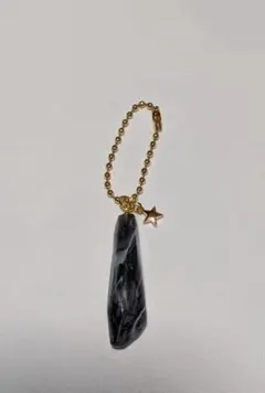 #251 キーホルダー レジンキーホルダー チャーム ハンドメイド レジン 黒