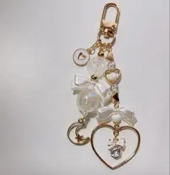 ✮ビーズキーホルダー✮ 白 ゴールド 韓国 コレクトブック y2k