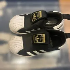 adidas ブラック/ホワイト スニーカー