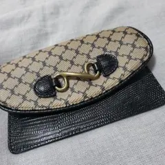 Item thumbnail for item ad6e7273-a2eb-48e4-8215-9e32136588a9