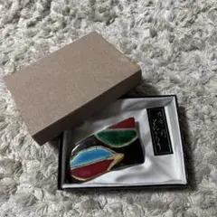 日本製 陶器 ブローチ 赤緑青