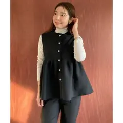 新品　VERY×UNFILOコラボ　2WAY ペプラムジレ　黒　M