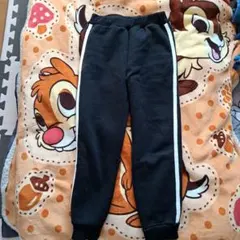 黒の120サイズ長ズボン