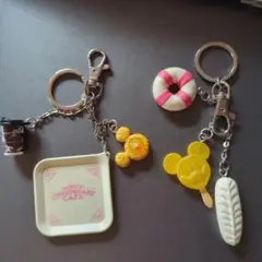 DISNEY　キーホルダーセット