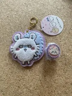 ちいかわ　もこもこサガラ刺繍キーホルダー、手作りおやつチャーム　モモンガ