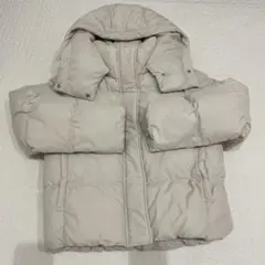 ベージュ フード付きダウンジャケット