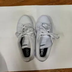 adidas スニーカー ホワイト