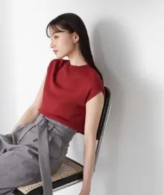 「NATURAL BEAUTY BASIC」ノースリーブニットのサムネイル