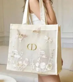 Dior ディオールかばん 蝶と花刺繍 メッシュ トートバッグ - メルカリ