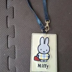 Miffy ミッフィー パスケース ストラップ付