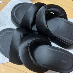 ZARA ブラック サテン スライドサンダル