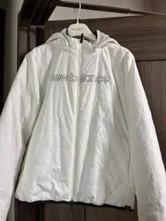 new balance フード付きジャケット ホワイト