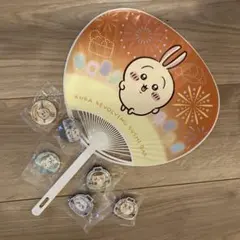 くら寿司　ちいかわ　うちわ　缶バッジ　うさぎ