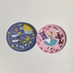 ディズニー 刺繍缶バッジ ビスケット Disney アリス ピーターパン