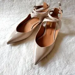 極美品 ピッピシック ポインテッドトゥパンプス ベージュ エナメル 22.5
