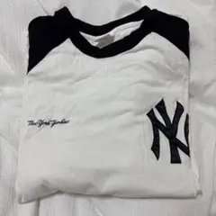 NYロゴ刺繍ラグランTシャツ