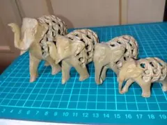 象の木彫りの置物/中も 木彫り/ 象4つ