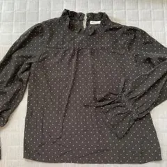 アース 袖フリル ドット柄 ブラウス ブラック
