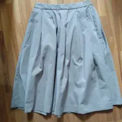 UNIQLO カーキ　フレアスカート M