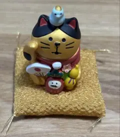 デコレ　コンコンブル　万福まねき猫（金）　座布団つき