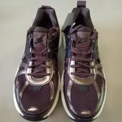 新品 Nike ナイキ V2K RUN スニーカー 28cm