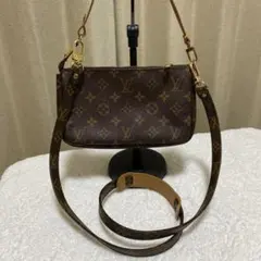 ルイヴィトン　モノグラムポシェットアクセソワール　ショルダーストラップ付きのサムネイル