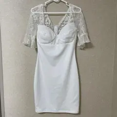 ホワイトレース袖タイトドレス