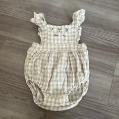 ベージュチェックロンパース フリル付き