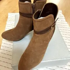 Odette e Odile スエードブーツ