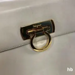 Salvatore Ferragamo サルヴァトーレフェラガモ ガンチーニ