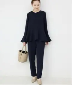 美品ネイビーフレアスリーブセットアップ