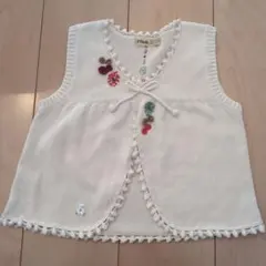 ファミリア 刺繍付きホワイトニットベスト110