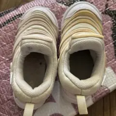 Nike スニーカー ダイナモフリー