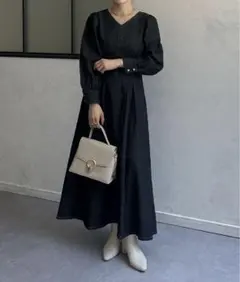 【美品】Thevon. ウエストタックシェイプワンピース ブラック TMサイズ