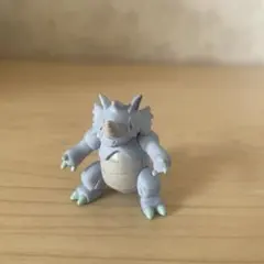 ポケモン　サイドン　フィギュア
