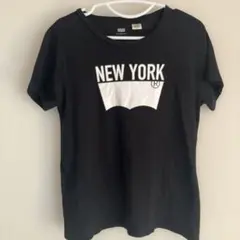 Levi's NEW YORKロゴTシャツ カラーブラック　ユニセックスサイズのサムネイル
