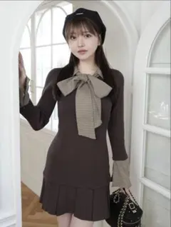 LIP SERVICE フロントZIPニットプリーツワンピース　ブラウン