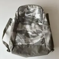 【NIKE 】カモフラージュ柄 バックパック リュック美品　男女兼用　通学通勤