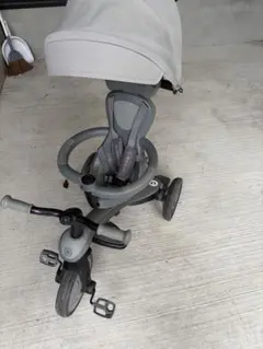 Globber 三輪車 グレー サンシェード付きのサムネイル