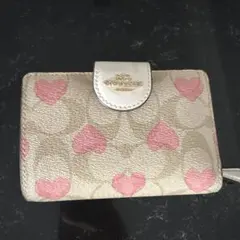 coach 財布　ハート柄