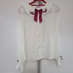 axes femme kawaii いちご刺繍ブラウス