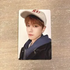 リウ　Knock on トレカ　フーディー