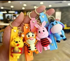 【ラスト1つ】か、可愛い！　プーさん癒しのキーホルダーコレクション4つセット