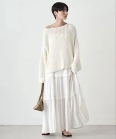 サテンティアードキャミワンピース　ラウンジドレス　ホワイト