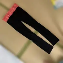 黒とピンクのストライプ ヨガパンツ