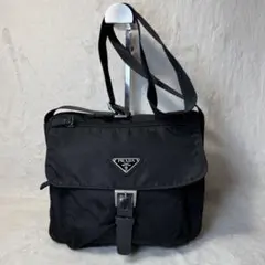 プラダ PRADA ショルダーバッグ　カメラバッグ　ナイロン　三角プレート
