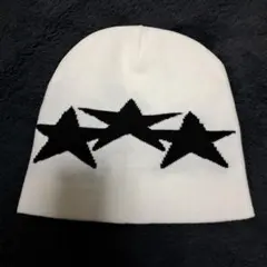 ホワイトニット帽 ブラック星模様