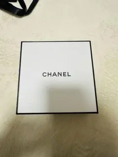 CHANEL ギフトボックス ホワイト